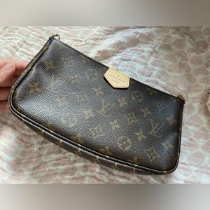 Louis Vuitton pochette